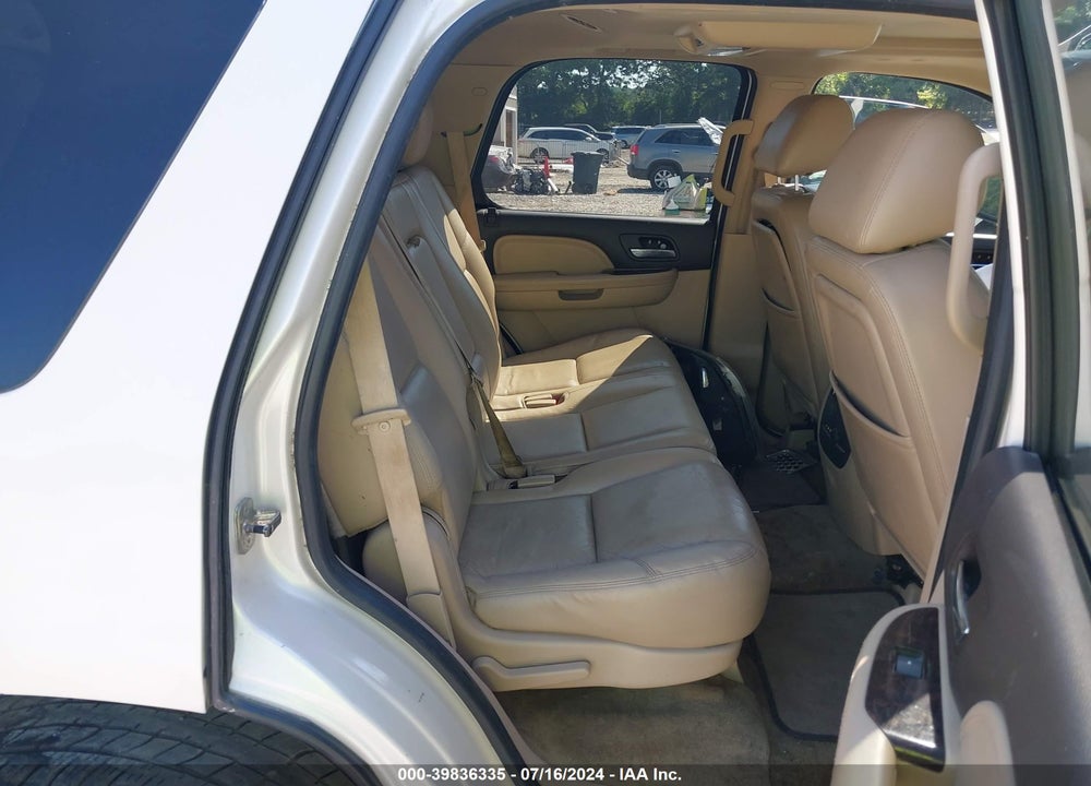2011 GMC YUKON VIN: 1GKS2EEF6BR216998