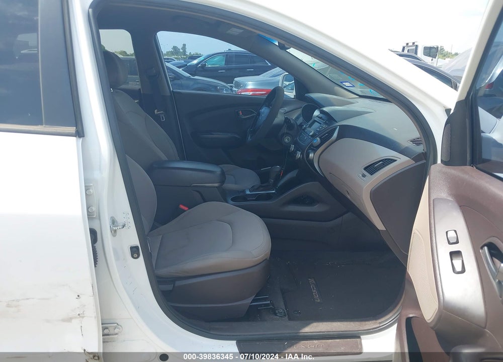 2014 HYUNDAI TUCSON GLS VIN: KM8JT3AF1EU950864