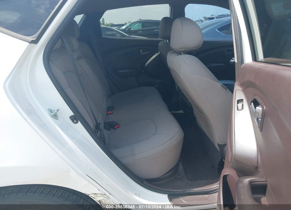 2014 HYUNDAI TUCSON GLS VIN: KM8JT3AF1EU950864