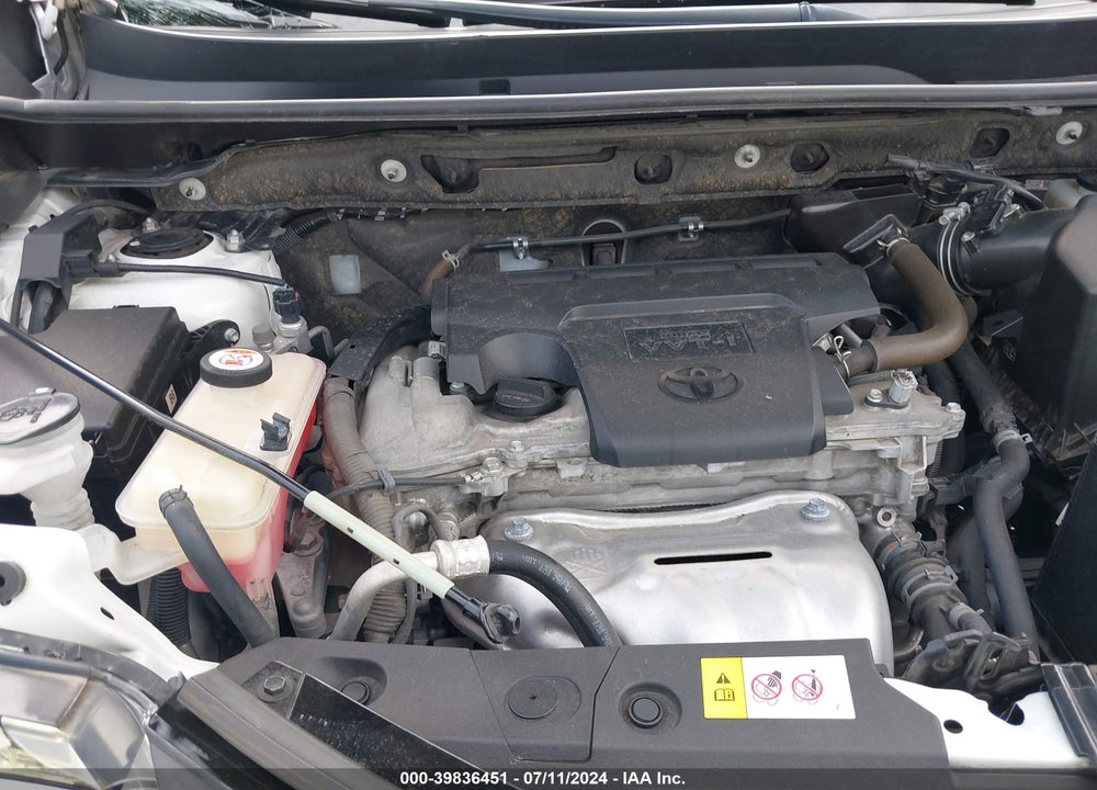 2017 TOYOTA RAV4 XLE VIN: JTMWFREV4HJ111500