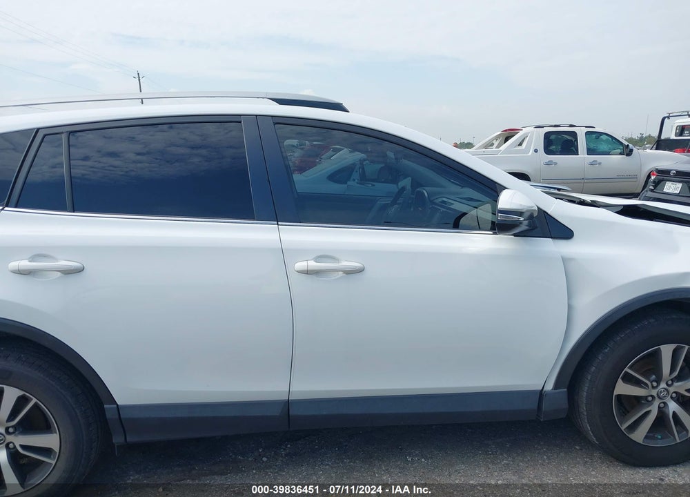 2017 TOYOTA RAV4 XLE VIN: JTMWFREV4HJ111500