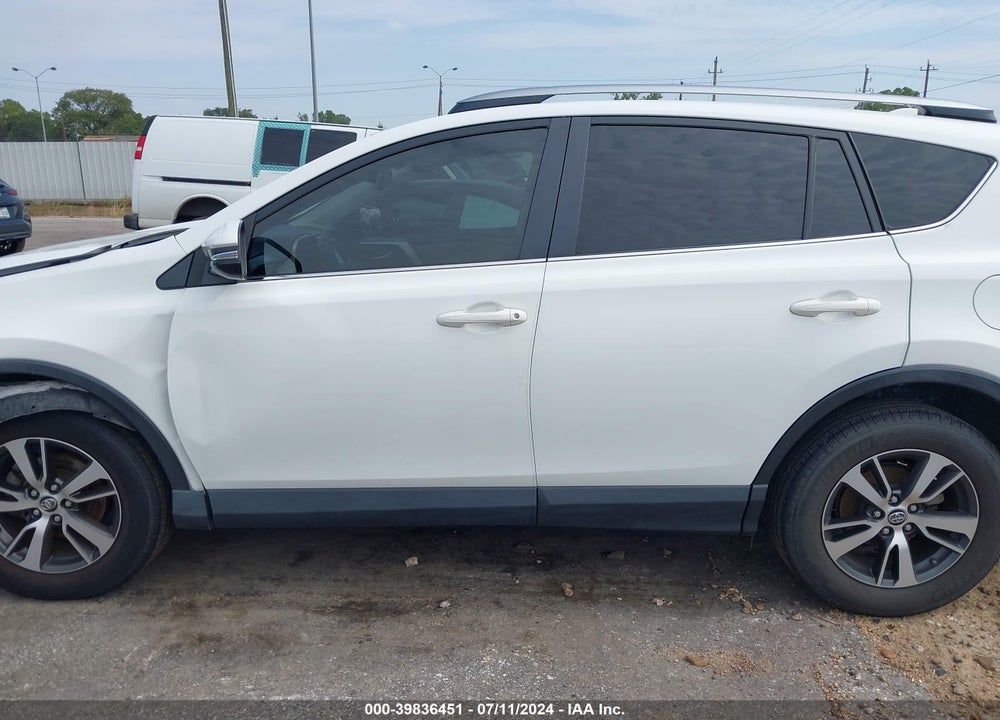 2017 TOYOTA RAV4 XLE VIN: JTMWFREV4HJ111500