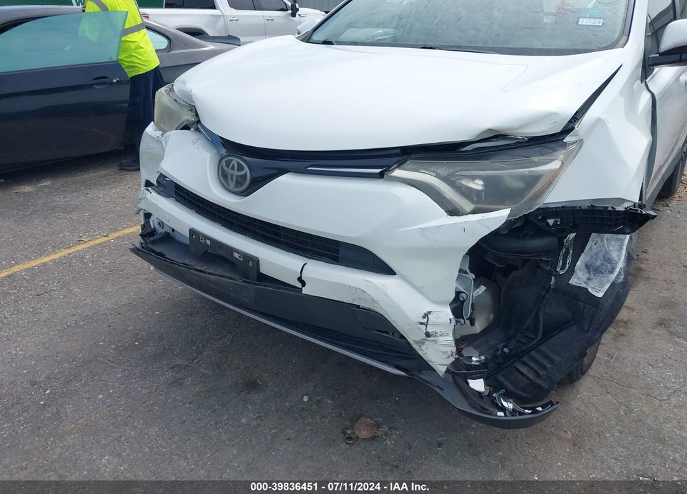 2017 TOYOTA RAV4 XLE VIN: JTMWFREV4HJ111500