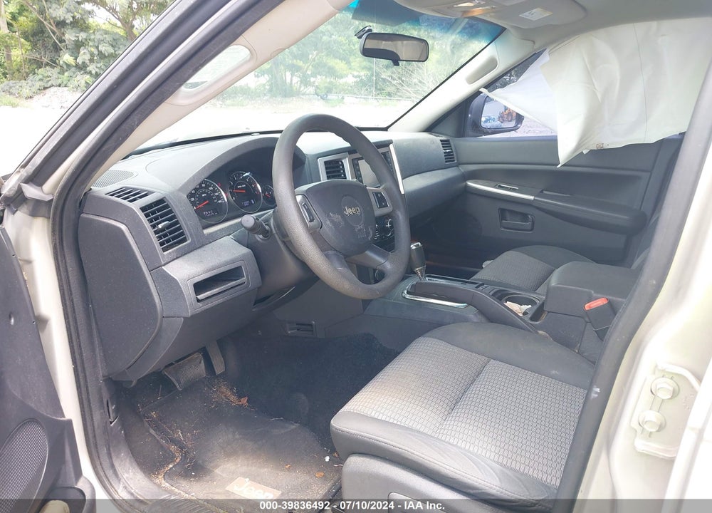 2008 JEEP GRAND CHEROKEE LAREDO VIN: 1J8GS48K18C126070