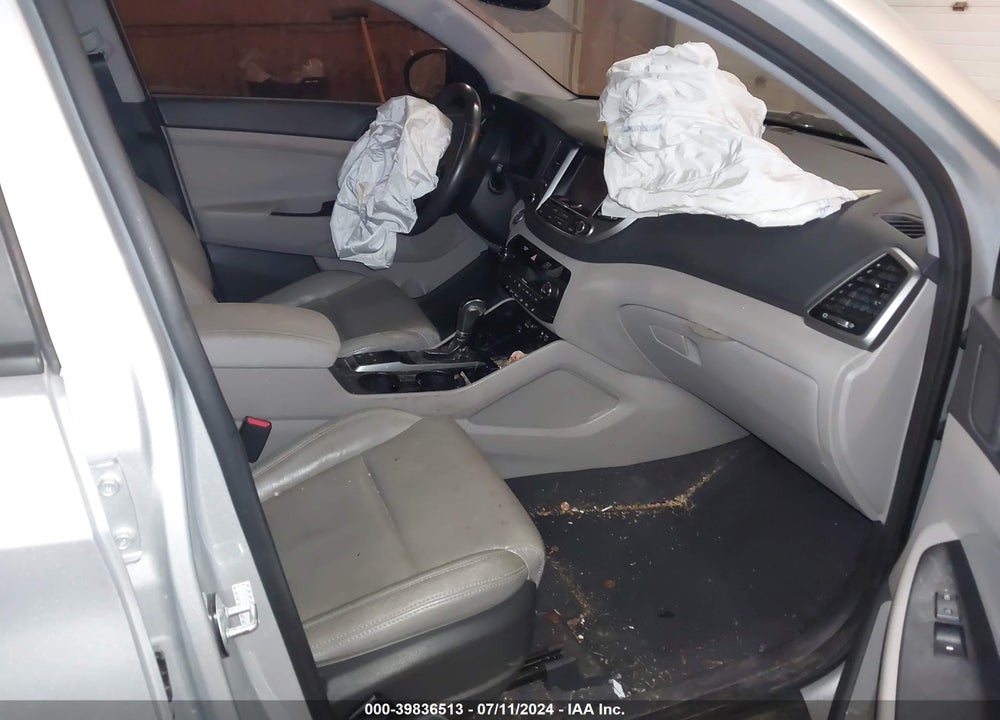 2018 HYUNDAI TUCSON VALUE VIN: KM8J33A24JU751086