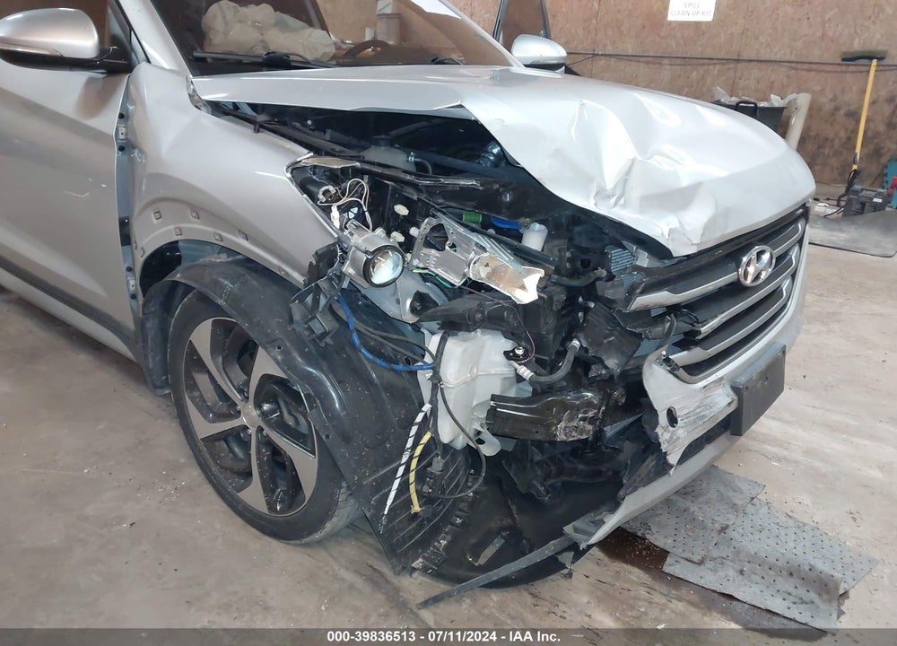 2018 HYUNDAI TUCSON VALUE VIN: KM8J33A24JU751086