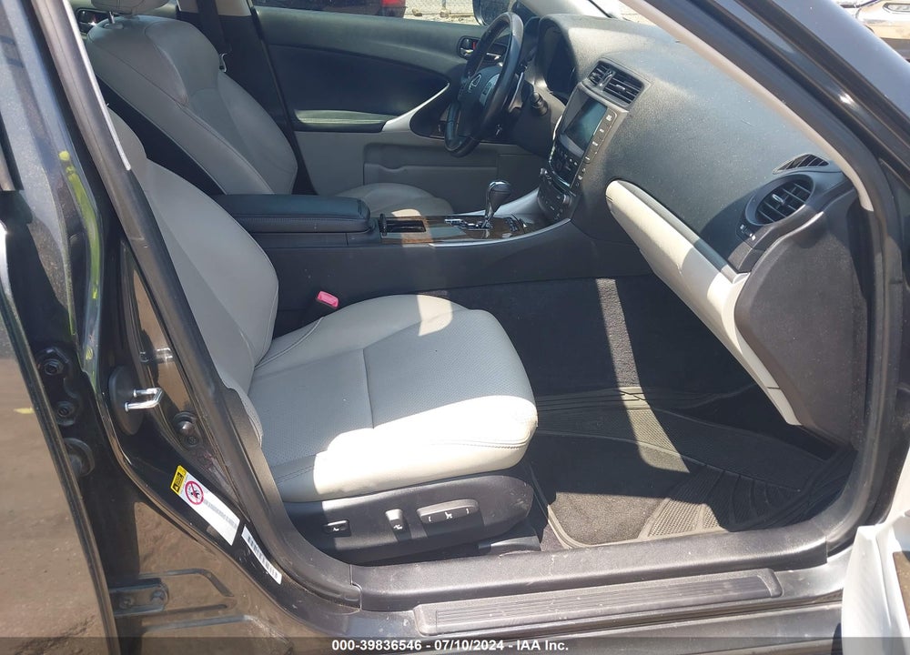 2011 LEXUS IS 250 VIN: JTHBF5C24B5156001