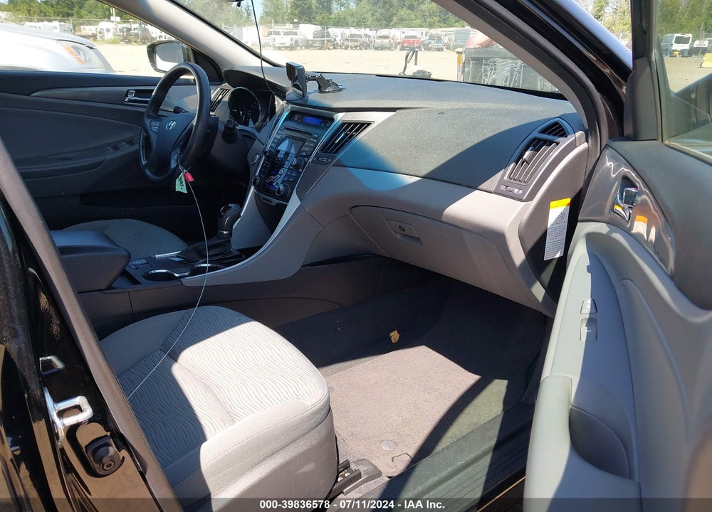 2013 HYUNDAI SONATA HYBRID VIN: KMHEC4A40DA083768