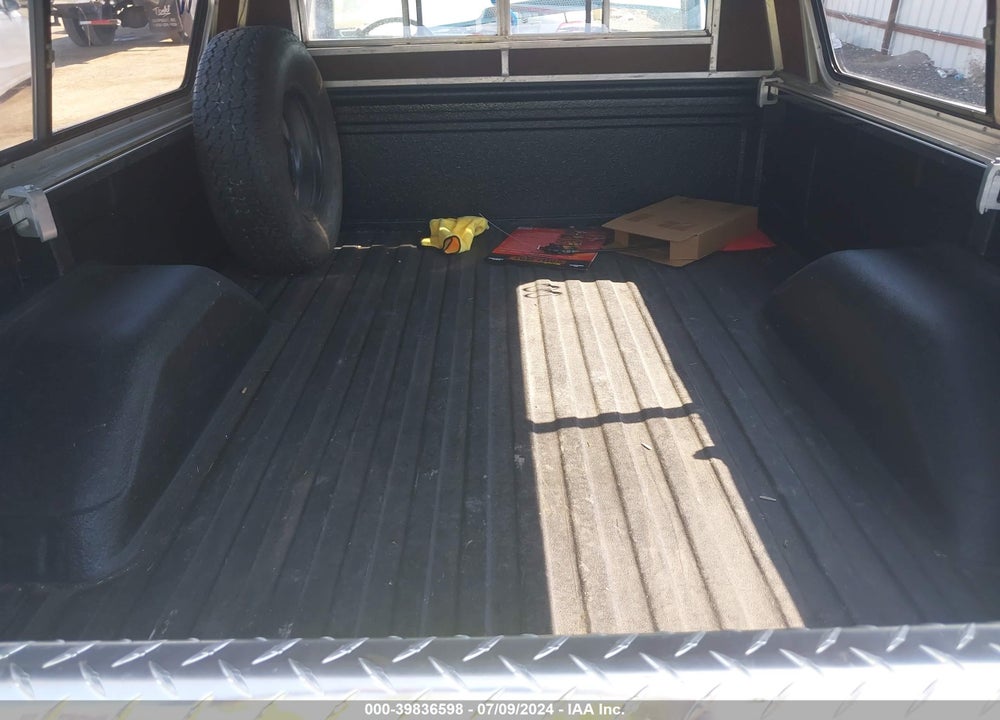1984 CHEVROLET C10 VIN: 1GCDC14H9EJ172026