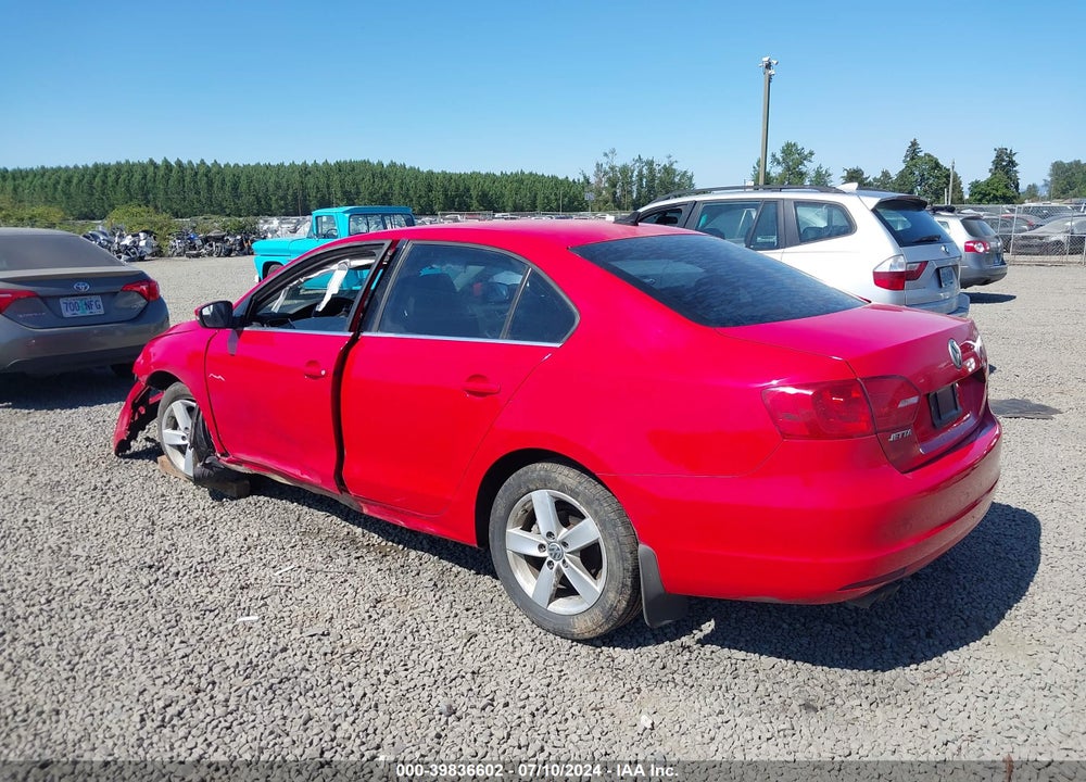 2014 VOLKSWAGEN JETTA 2.0L TDI VIN: 3VW3L7AJ2EM354866