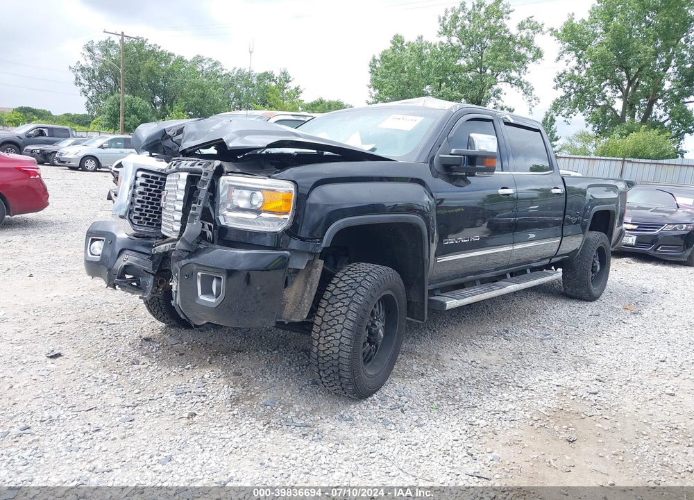 2015 GMC SIERRA 2500HD DENALI VIN: 1GT120E88FF141336