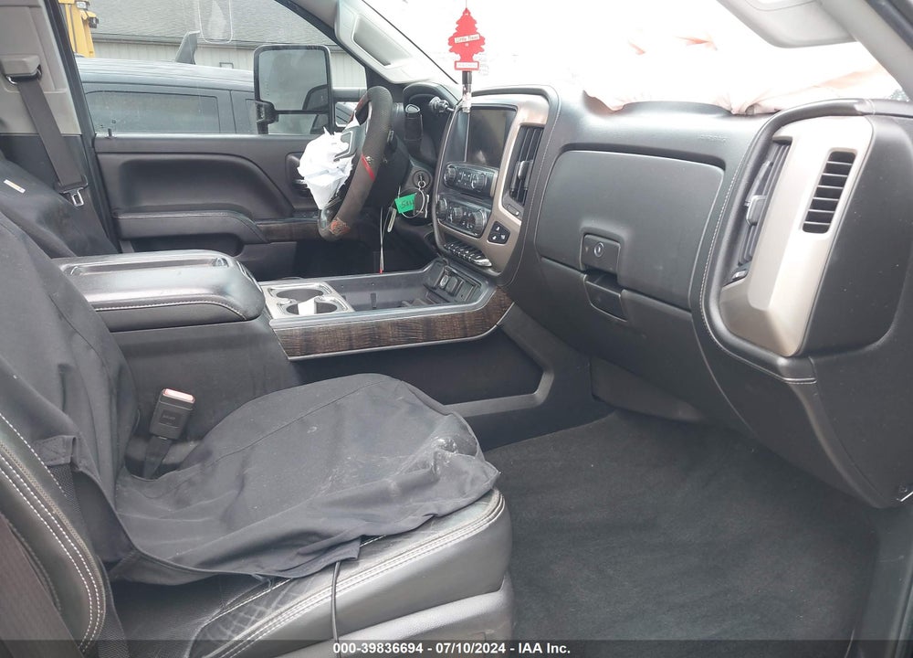2015 GMC SIERRA 2500HD DENALI VIN: 1GT120E88FF141336