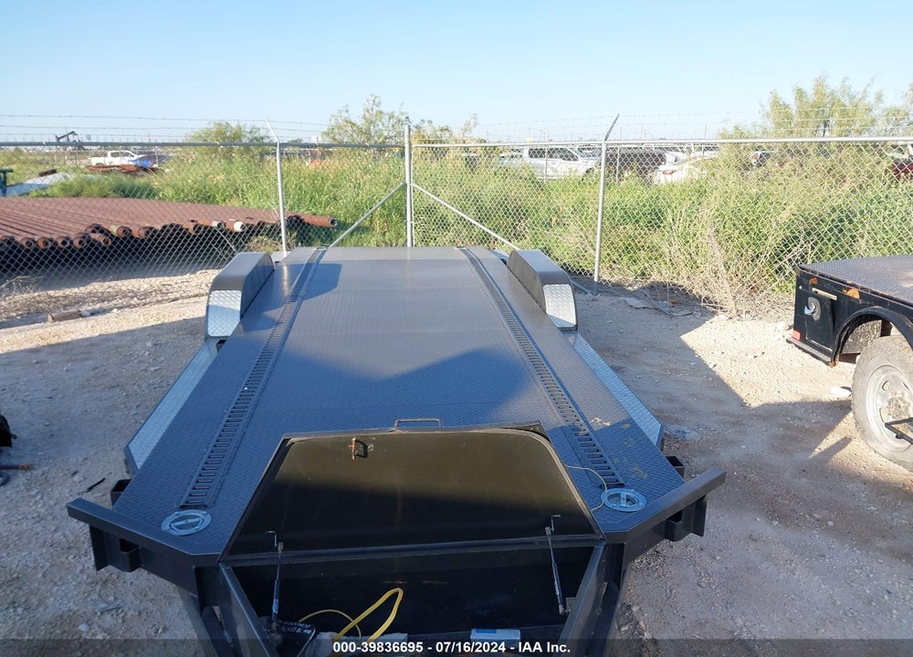 2021 MAXEY TRAILER VIN: 5R8BC2025MM083932