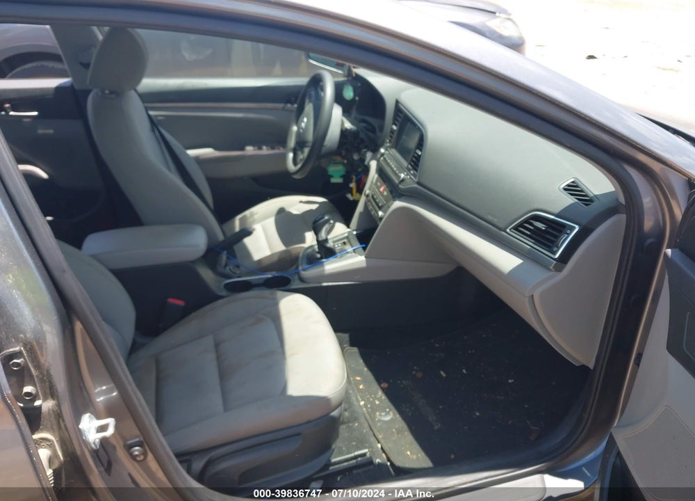 2017 HYUNDAI ELANTRA SE VIN: KMHD84LFXHU179858