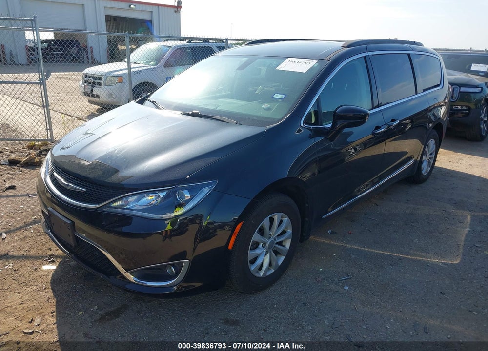 2017 CHRYSLER PACIFICA TOURING L VIN: 2C4RC1BG3HR744305