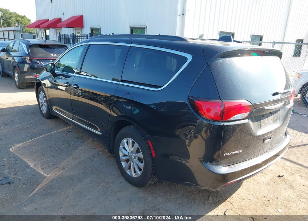 2017 CHRYSLER PACIFICA TOURING L VIN: 2C4RC1BG3HR744305