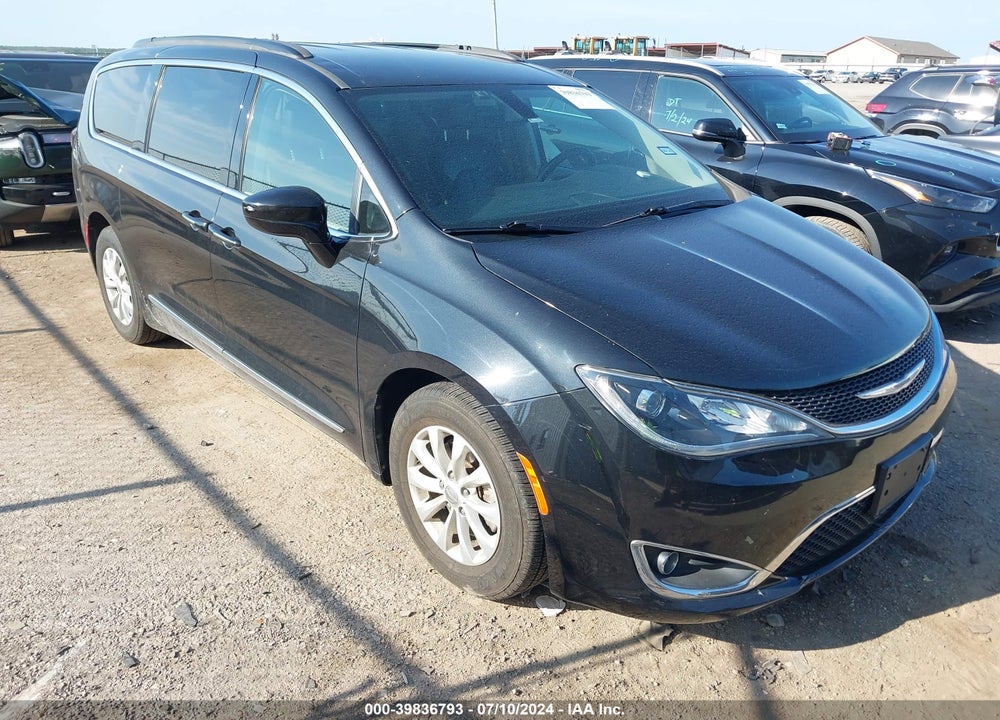 2017 CHRYSLER PACIFICA TOURING L VIN: 2C4RC1BG3HR744305