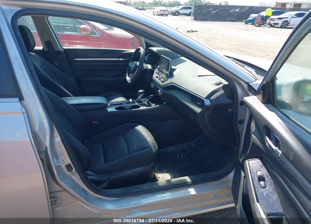 2021 NISSAN ALTIMA SV FWD VIN: 1N4BL4DV4MN362019