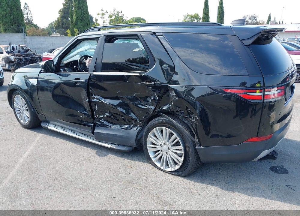 2017 LAND ROVER DISCOVERY HSE VIN: SALRRBBV3HA015558