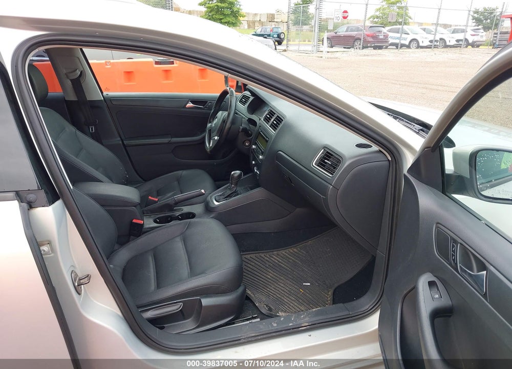 2011 VOLKSWAGEN JETTA VIN: 3VWDX7AJ9BM316345