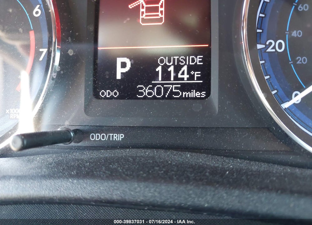 2019 TOYOTA COROLLA LE VIN: 2T1BURHE8KC141215