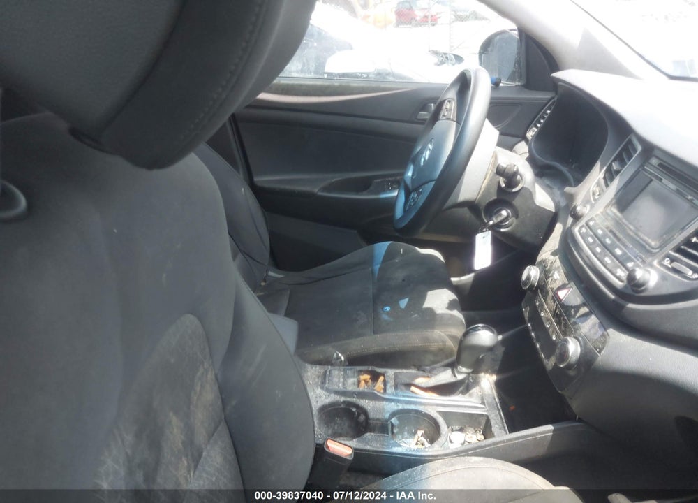 2016 HYUNDAI TUCSON SE VIN: KM8J33A47GU056708