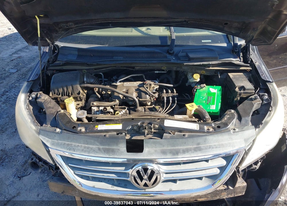 2010 VOLKSWAGEN ROUTAN SE VIN: 2V4RW3D10AR295057