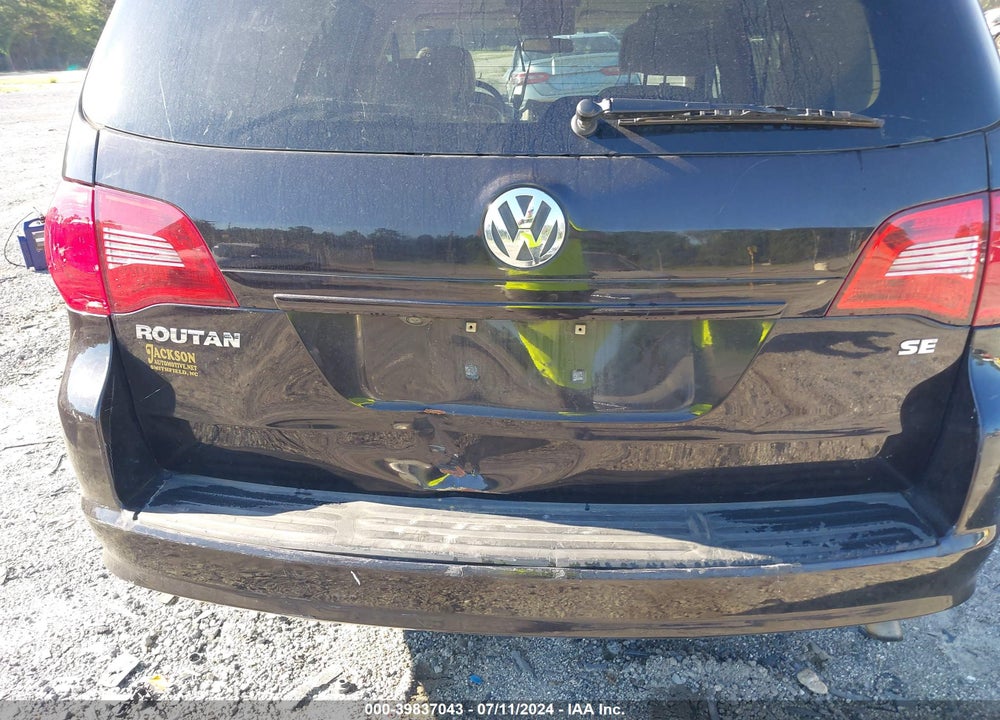 2010 VOLKSWAGEN ROUTAN SE VIN: 2V4RW3D10AR295057