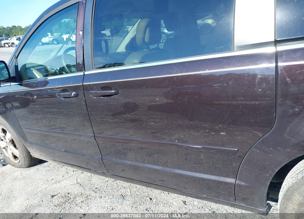 2010 VOLKSWAGEN ROUTAN SE VIN: 2V4RW3D10AR295057