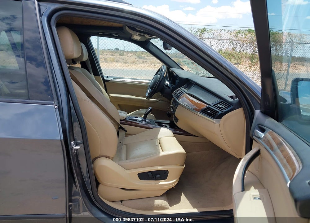 2011 BMW X5 XDRIVE35I/XDRIVE35I PREMIUM/XDRIVE35I SPORT ACTIVITY VIN: 5UXZV4C55BL403656