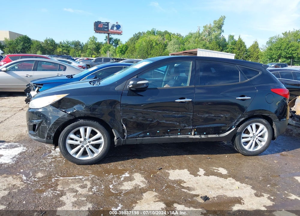 2011 HYUNDAI TUCSON LIMITED VIN: KM8JU3AC4BU283447