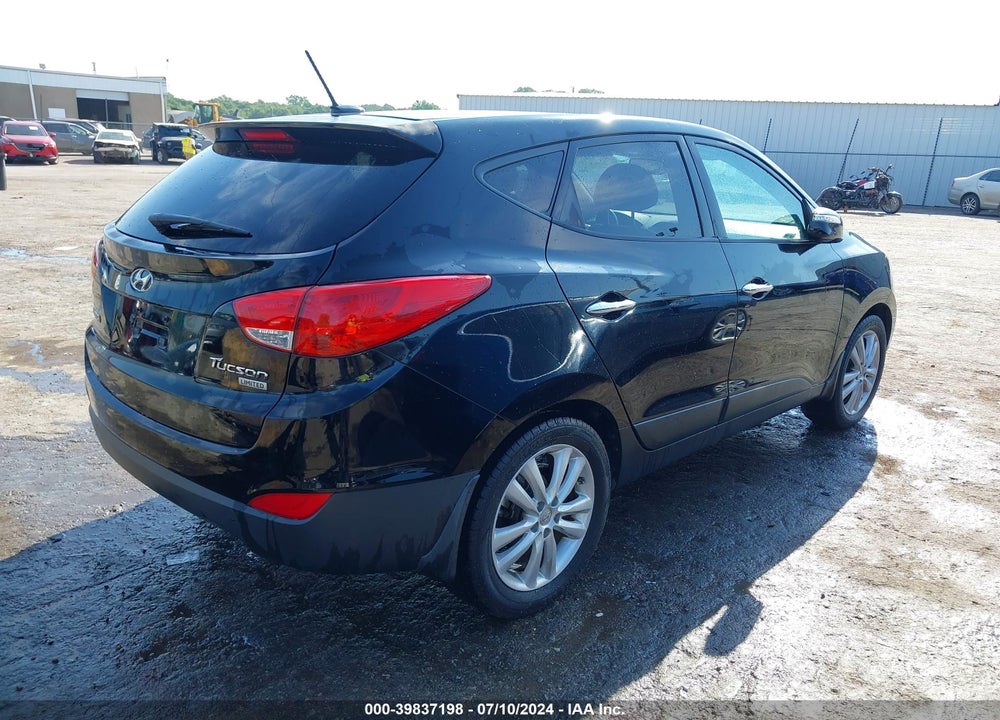 2011 HYUNDAI TUCSON LIMITED VIN: KM8JU3AC4BU283447