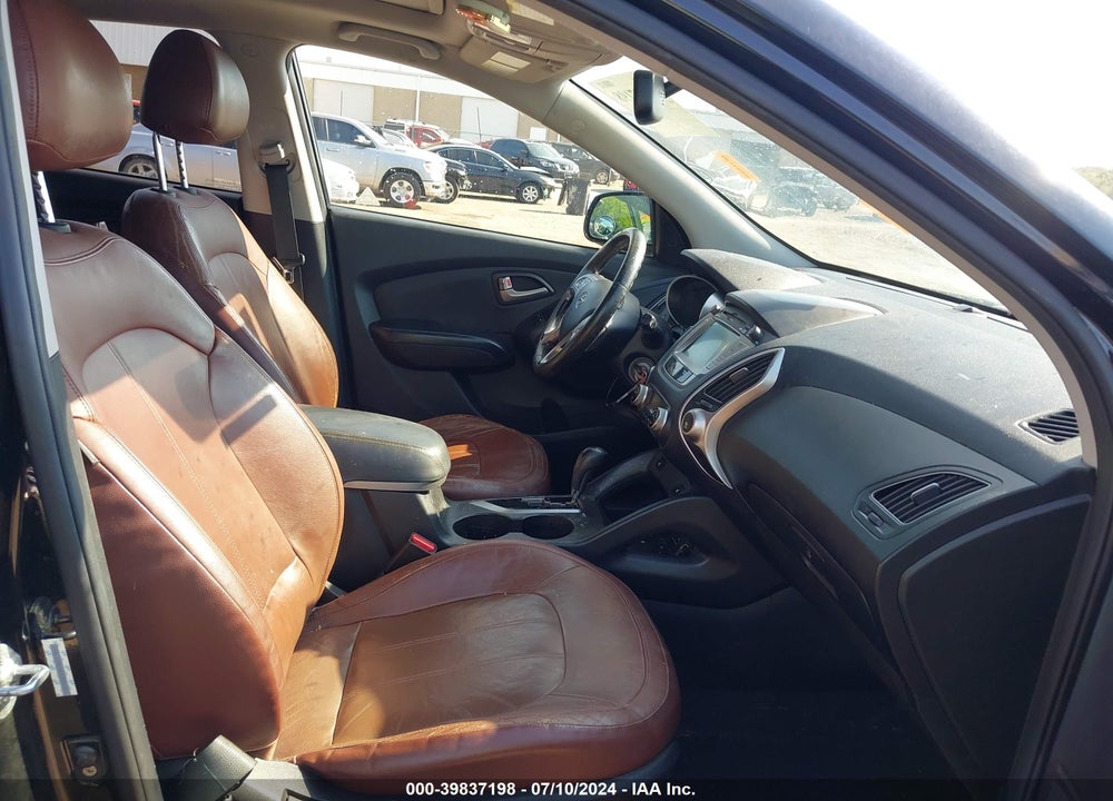 2011 HYUNDAI TUCSON LIMITED VIN: KM8JU3AC4BU283447