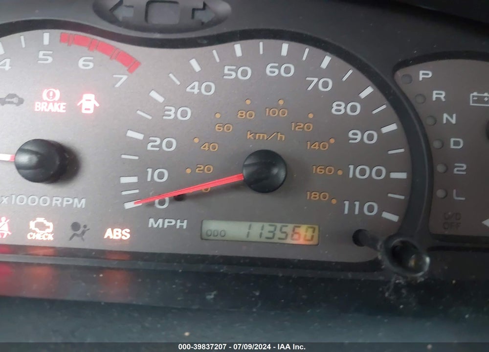 2002 TOYOTA SEQUOIA SR5 V8 VIN: 5TDBT44A52S126316