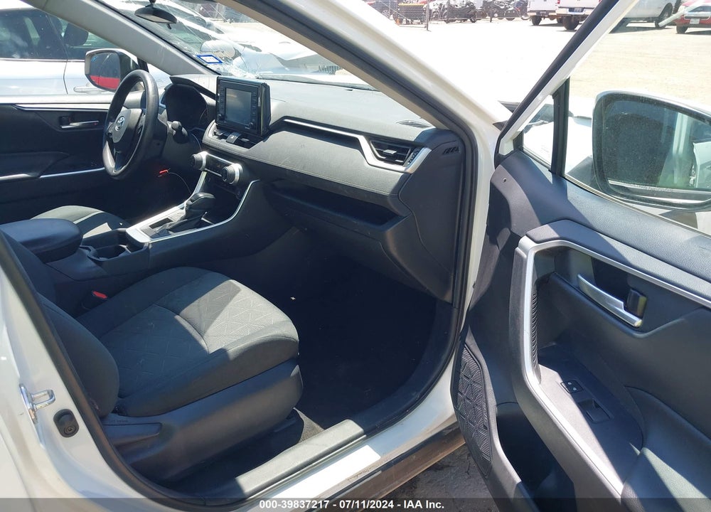 2020 TOYOTA RAV4 XLE VIN: 2T3W1RFV9LC052601