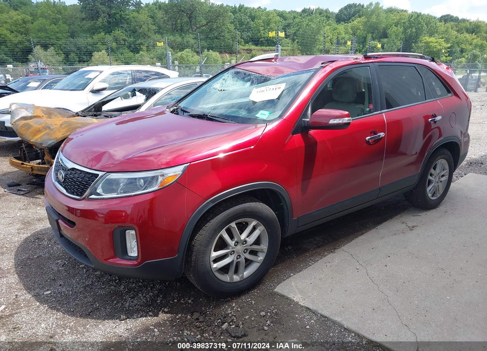 2015 KIA SORENTO LX VIN: 5XYKT4A61FG649805