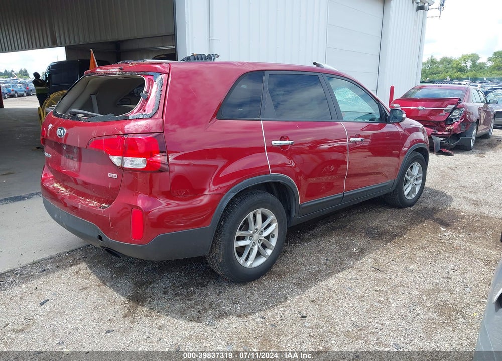 2015 KIA SORENTO LX VIN: 5XYKT4A61FG649805