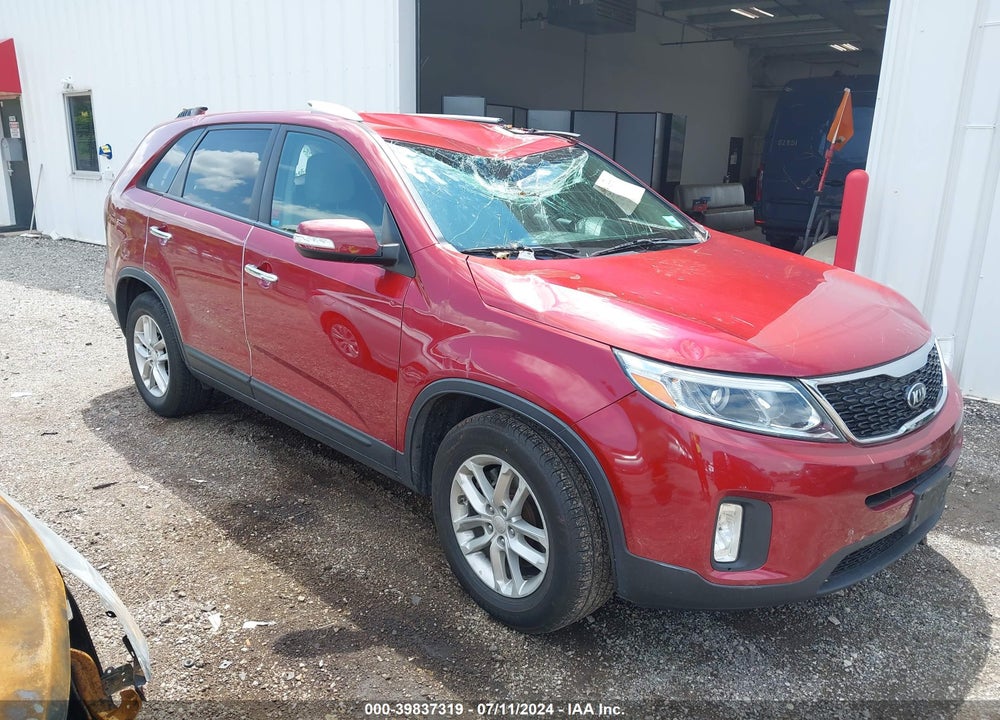 2015 KIA SORENTO LX VIN: 5XYKT4A61FG649805