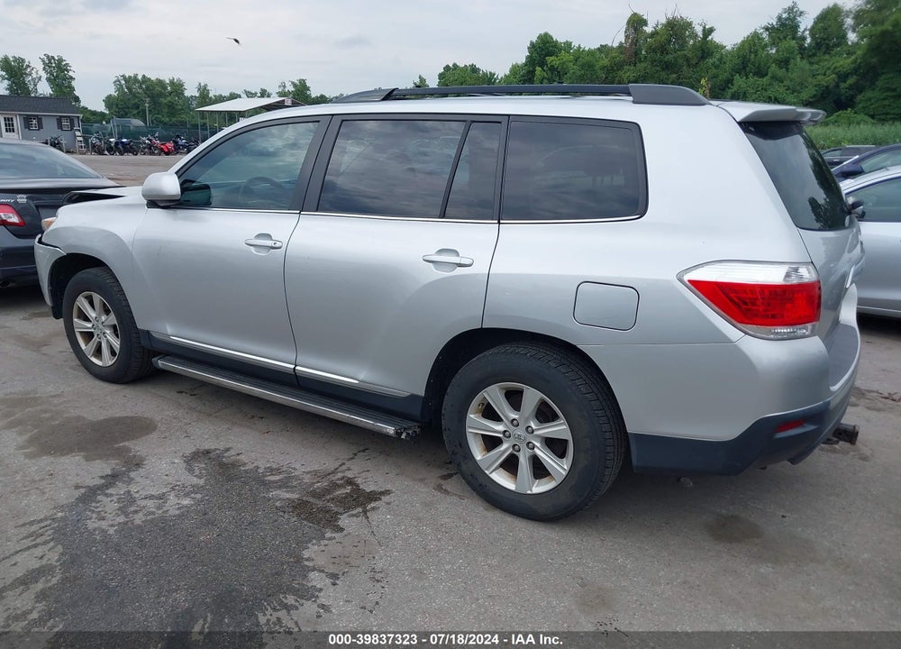 2011 TOYOTA HIGHLANDER BASE V6 VIN: 5TDBK3EH5BS092984