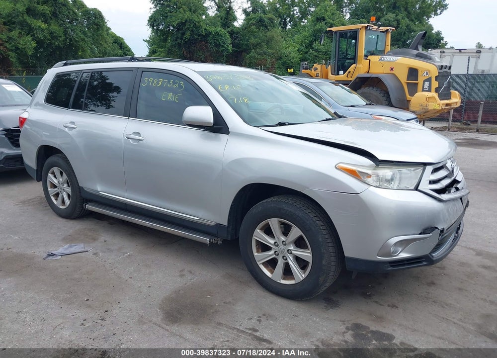 2011 TOYOTA HIGHLANDER BASE V6 VIN: 5TDBK3EH5BS092984