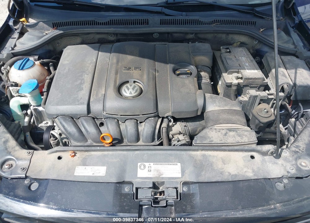 2013 VOLKSWAGEN JETTA 2.5L SE VIN: 3VWDP7AJ8DM430095
