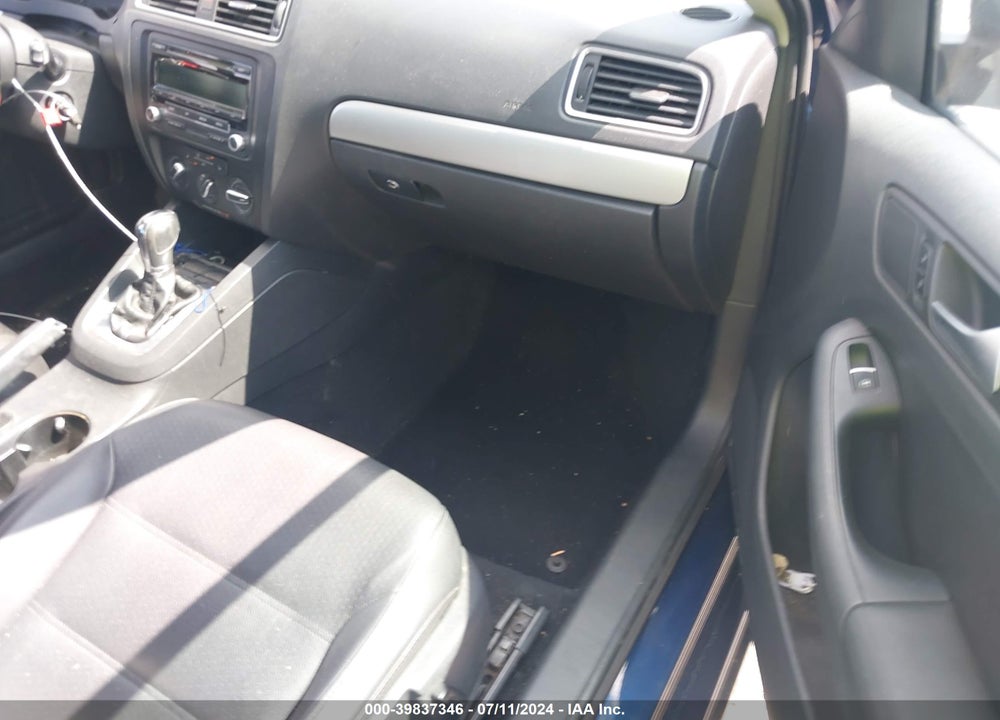 2013 VOLKSWAGEN JETTA 2.5L SE VIN: 3VWDP7AJ8DM430095