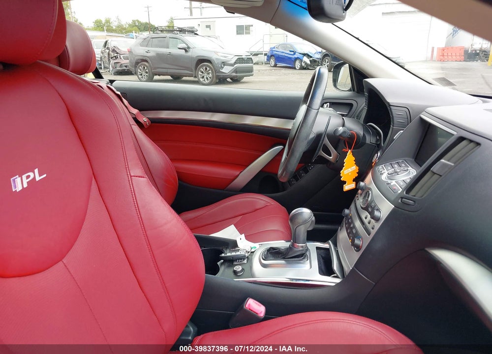 2014 INFINITI Q60/IPL VIN: JN1CV6FE8EM900717