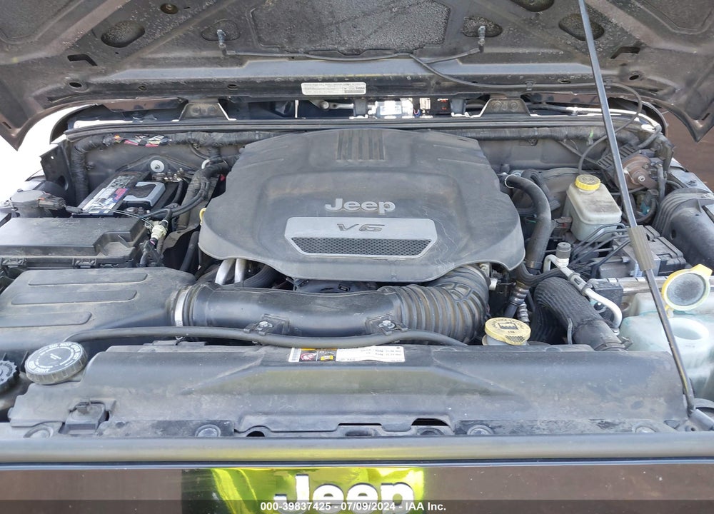 2014 JEEP WRANGLER UNLIMITED SPORT VIN: 1C4BJWDG3EL133681