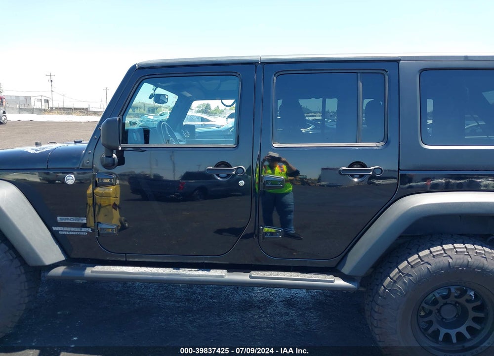 2014 JEEP WRANGLER UNLIMITED SPORT VIN: 1C4BJWDG3EL133681