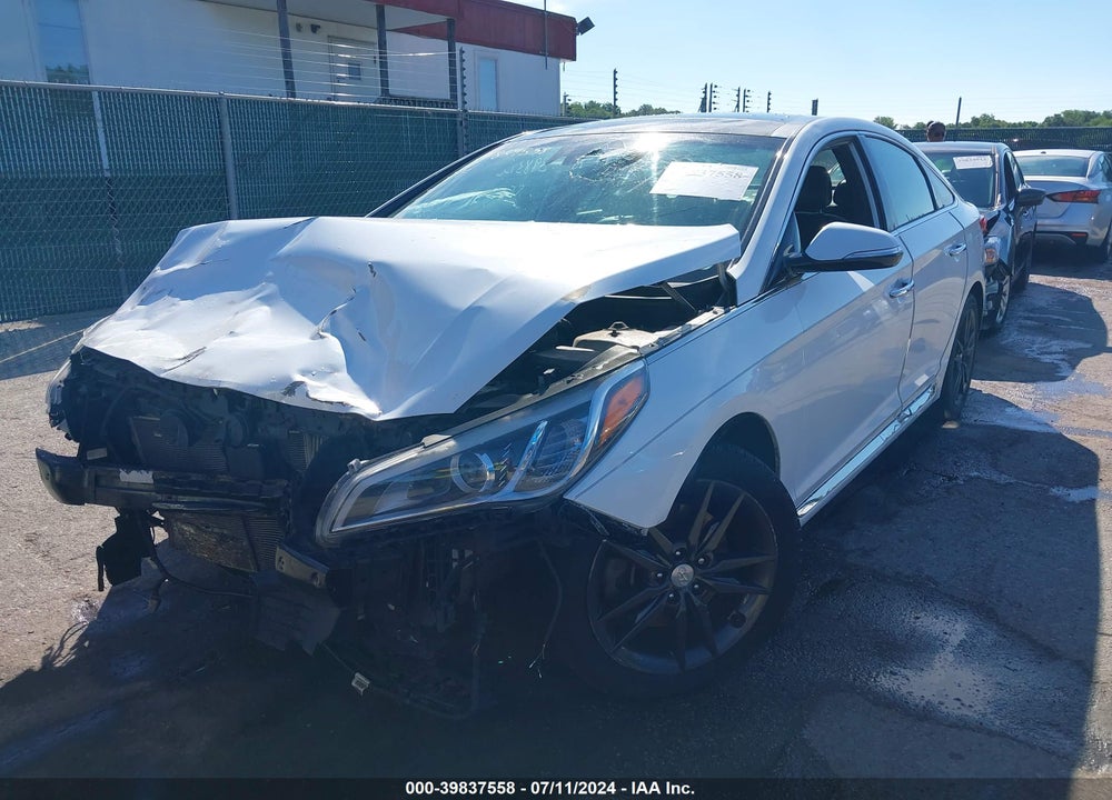 2015 HYUNDAI SONATA SPORT 2.0T VIN: 5NPE34AB1FH045805