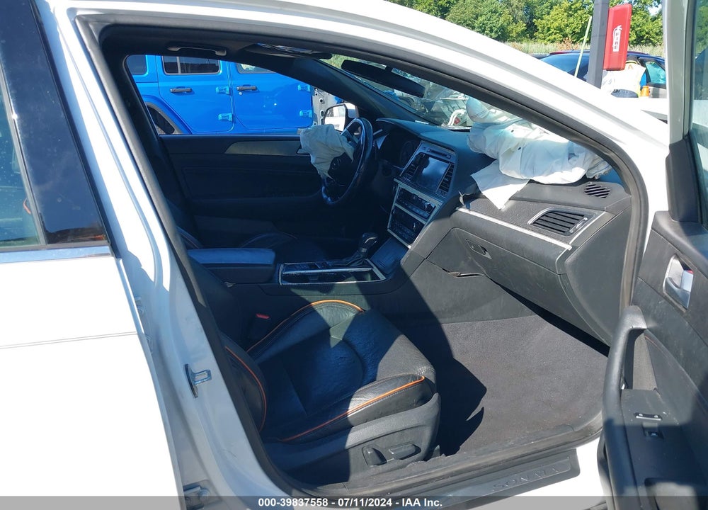 2015 HYUNDAI SONATA SPORT 2.0T VIN: 5NPE34AB1FH045805