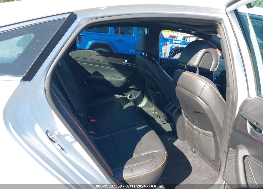 2015 HYUNDAI SONATA SPORT 2.0T VIN: 5NPE34AB1FH045805