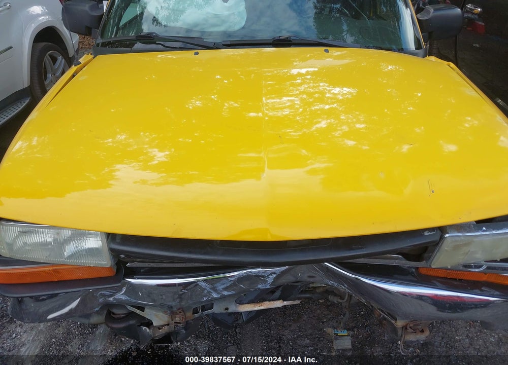 2003 CHEVROLET BLAZER LS VIN: 1GNCS18X73K144305