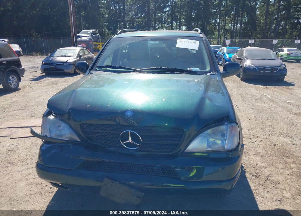2000 MERCEDES-BENZ ML 320 VIN: 4JGAB54E0YA185847